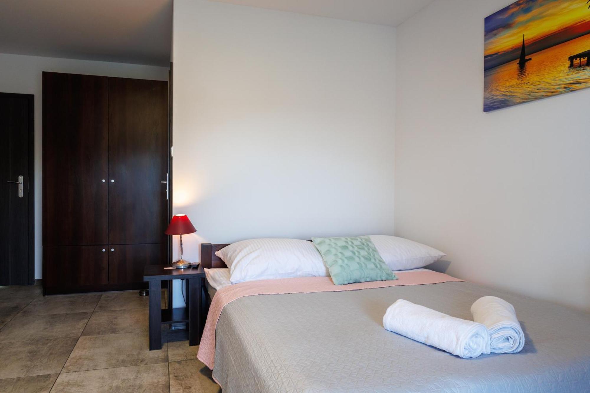 Pokoje Goscinne Lawendowy Dwor ミコシェボ 部屋 写真